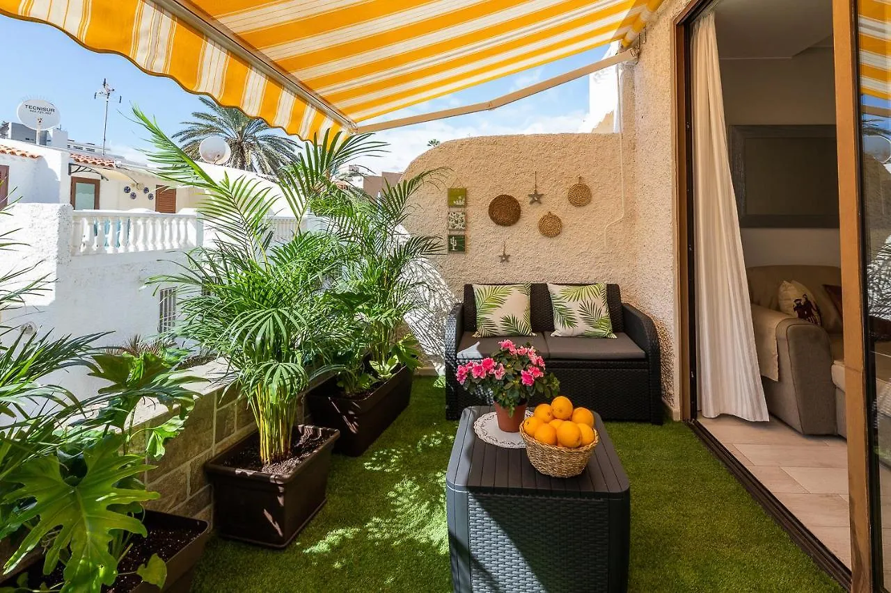 Daire Detached 3-Story Home, Seafront And Central Playa de las Américas