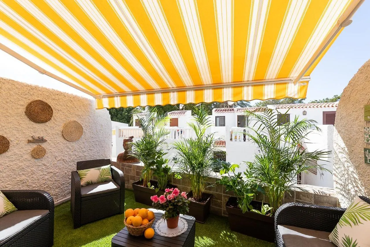 Daire Detached 3-Story Home, Seafront And Central Playa de las Américas İspanya