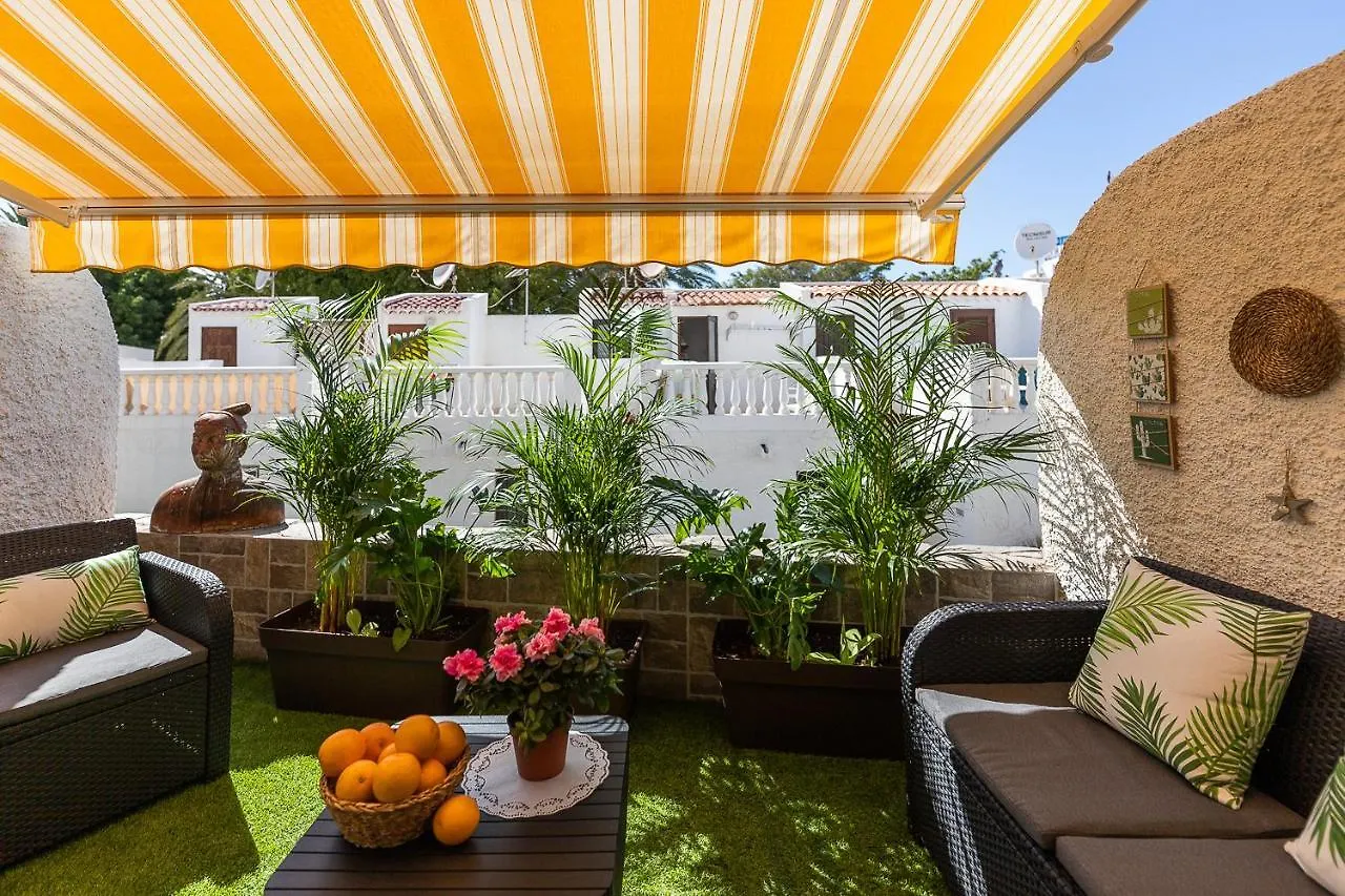 Detached 3-Story Home, Seafront And Central Playa de las Américas 0*,